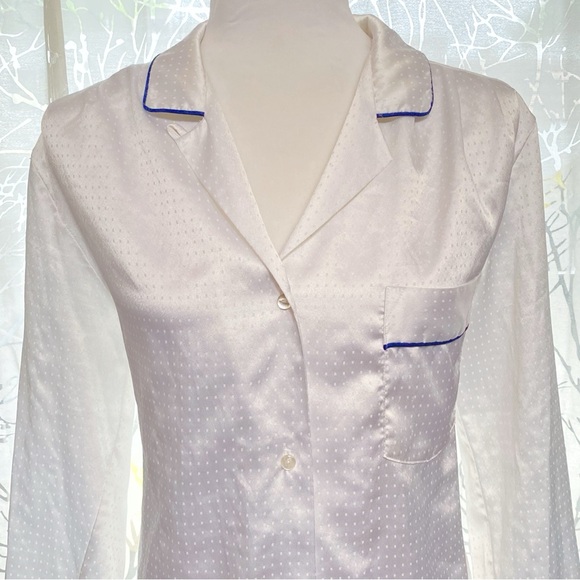 Vintage Christian Dior white satin collared long sleeve button up pajama PJ top - Picture 2 of 13